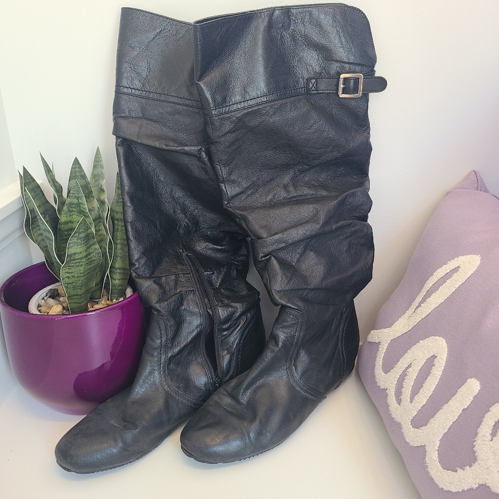 Black leather knee high Boots
